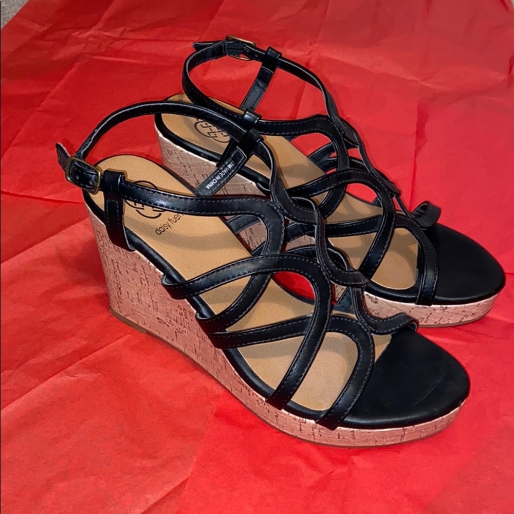 Black Wedges - Picture 4 of 5